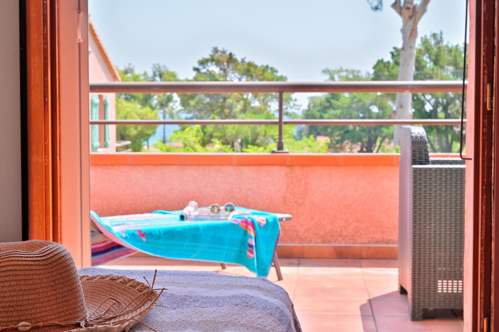 Pinea Mare Hotel Poggio Mezzana ภายนอก รูปภาพ